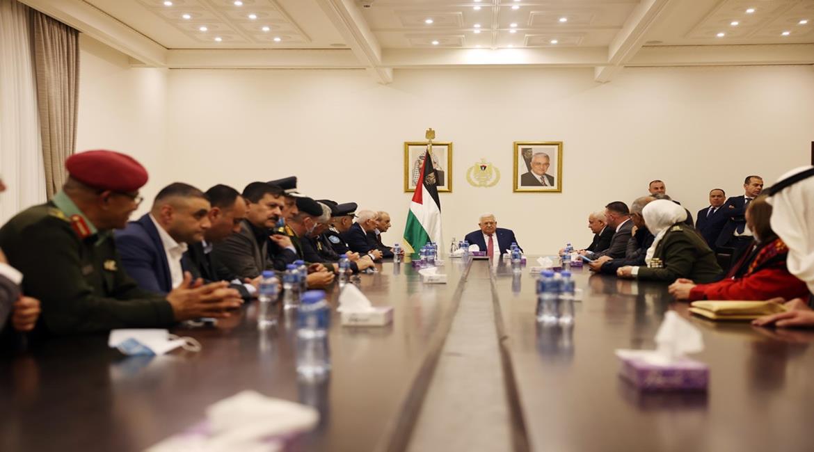 الرئيس محمود عباس أثناء لقائه وفدا من فعاليات بيت لحم